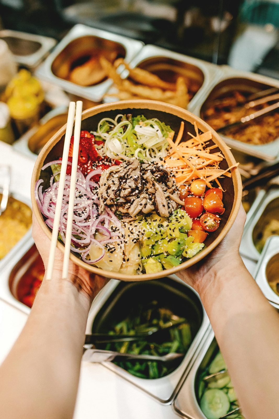 Bowl vegetariano con verduras y sésamo