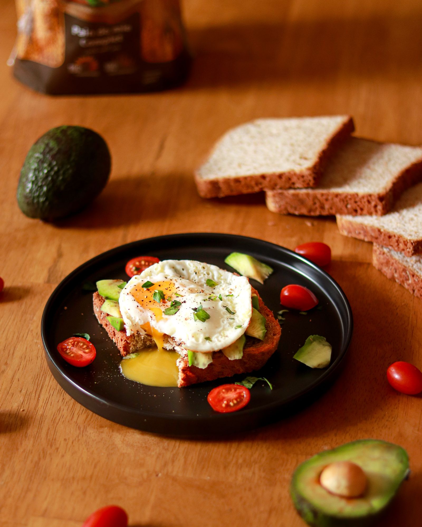 Desayuno con huevo y tostada